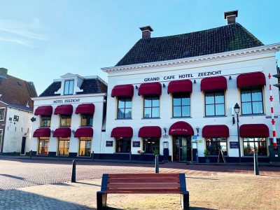 voorzijde-hotelzeezicht-in-harlingen